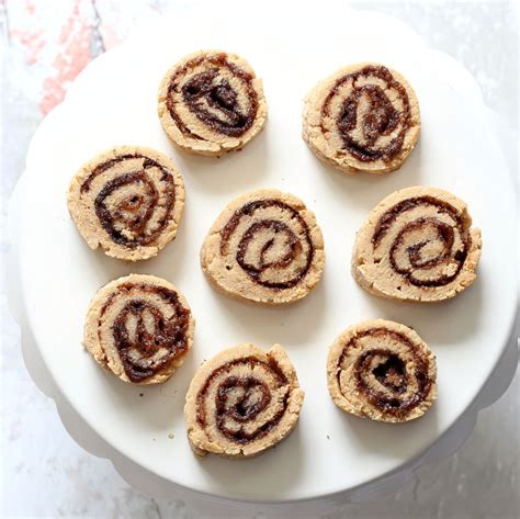 This link is to an external site that may or may not meet accessibility guidelines. Vegan Cinnamon Roll Cookies - Oilfree | Recipe | Cinnamon ...