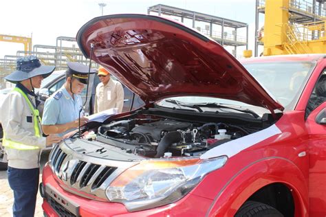 Xử lý nghiêm những tổ chức, cá nhân không khai báo y tế hoặc khai báo y tế không trung thực./. Bỏ thủ tục xác nhận tờ khai nguồn gốc xe nhập khẩu