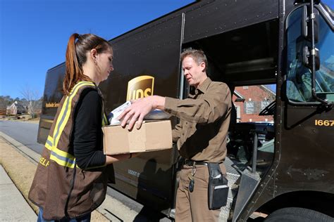 Ups Is Hiring 100k Part And Full Time Seasonal Workers