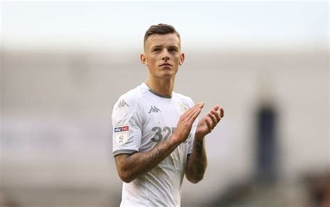 Similar players to ben white. Brighton boss responds to Man Utd interest in Ben White