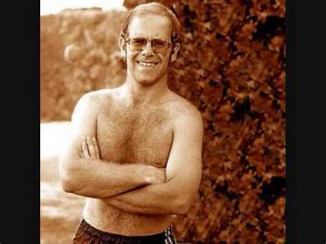 Elton usually likes to go with the flow of things. Elton John - Idol LIVE 1979 - YouTube