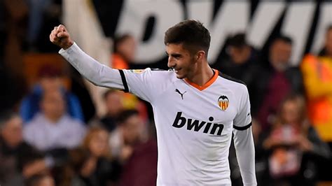 He has €8m (£7.09m) buyout clause in contract, but valencia want. Fichajes Real Madrid: Ferran Torres sale a subasta