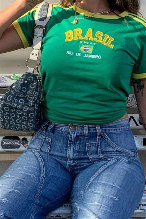 Football Outfits Brazilian Girls Fitness Inspo Aesthetic Girl Mom Jeans Street Style