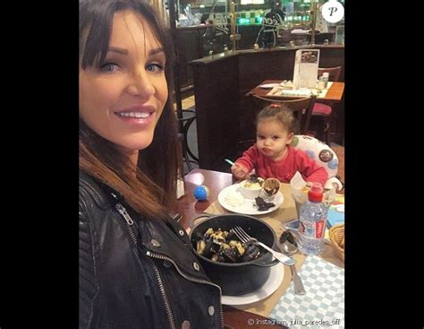 Julia Paredes Et Sa Fille Luna Au Restaurant Instagram 29 Mars 2019 Purepeople