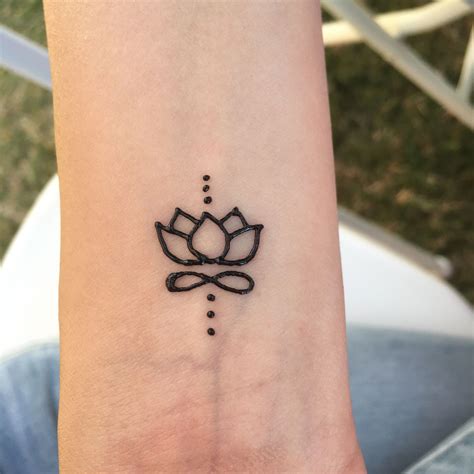 Find the best elephant tattoo designs and ideas with meaning below to get ink you'll love for a lifetime. Wrist Easy Small Henna Tattoo - Best Tattoo Ideas