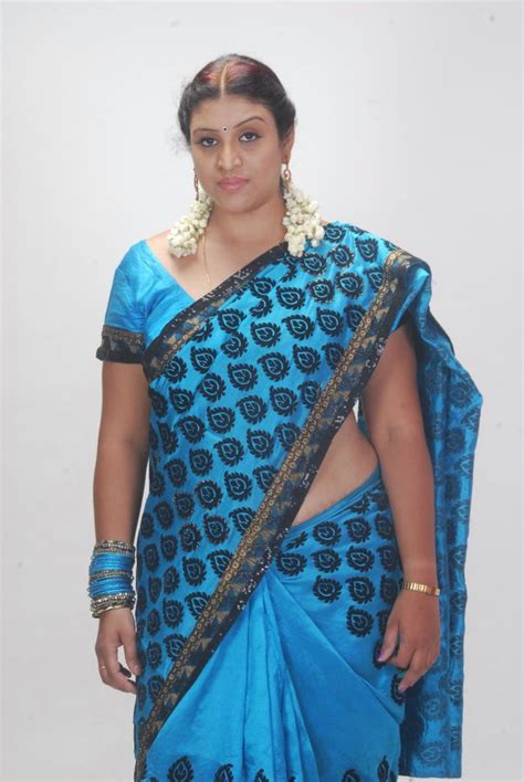telugu supporting actress uma hot saree photoshoot stills new movie posters