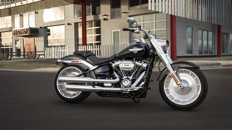 It is available in only 1 variant and 4 colours. Harley-Davidson Fat Boy 114 2020, Philippines Price, Specs ...