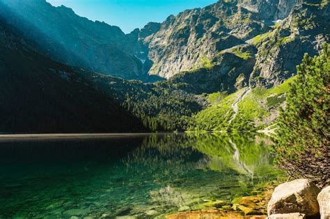 Parque nacional de tatra na polônia famosas montanhas lago morskie oko