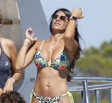 Lionel Messi Antonela Roccuzzo Are Pictured Enjoying Their Holiday Photos Yes Porn Pic