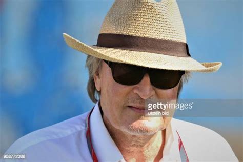 Formula 1 takımı da bulunan spor otomobil üreticisi mclaren'in hissedarları arasındaki mansour ojjeh, 68 yaşında hayatını kaybetti. Mansour Ojjeh Photos and Premium High Res Pictures - Getty Images