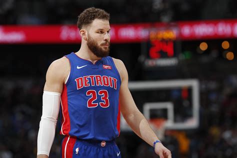 It's sort of like that thing in the back of your mind of trying to ignore those (injury) things and push through it and say okay, it's all right if i get to this point or if i get to that point, you know, i'll be fine. NBA - Blake Griffin absent toute la série face aux Bucks