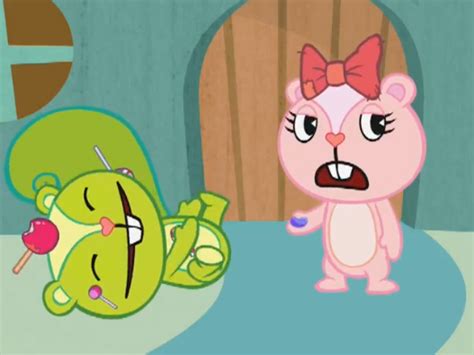 Image Giggles And Nuttypng Happy Tree Friends Wiki Mondo Mini