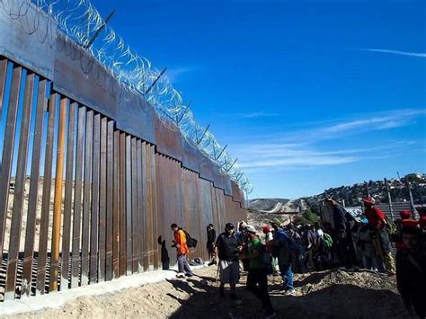 Detuvo Eu A Más 100 Mil Inmigrantes En La Frontera Por Segundo Mes