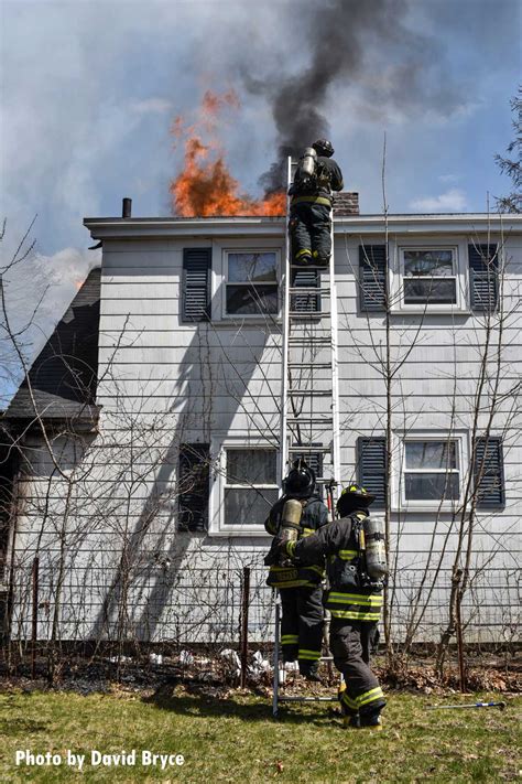 Photos Firefighters Control Fitchburg Ma Dwelling Fire Fire Photos