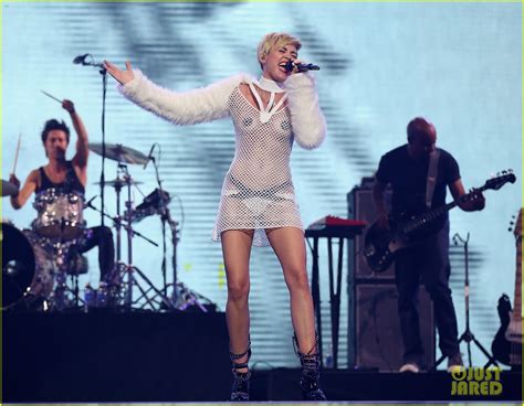 Miley Cyrus Sings Wrecking Ball In Nearly Nude Outfit Video Photo Miley Cyrus