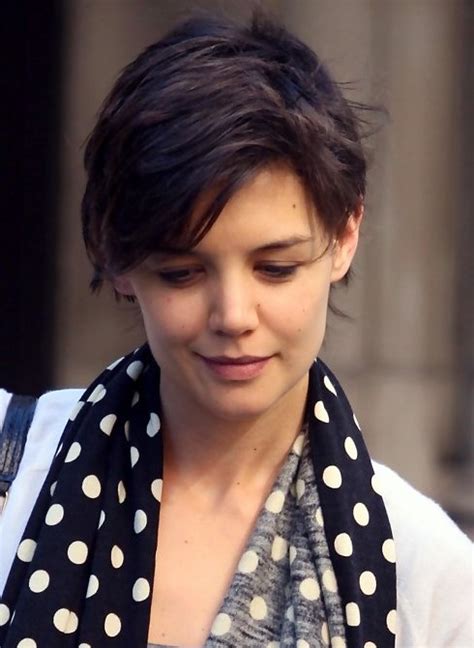 Katie Holmes Short Hairstyle Feminine Pixie Cut With Bangs
