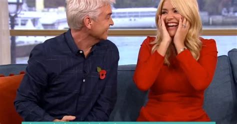 Watch Holly Willoughby Go Bright Red After Dropping Cheeky Innuendo On This Morning Mirror Online