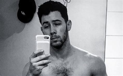 Nick Jonas Leaves Fans Gagging For More With Steamy Shirtless Selfie
