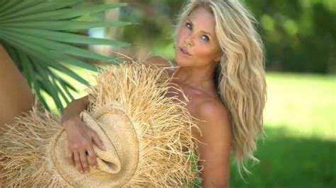 Christie Brinkley Sexy 2017 ‘sports Illustrated Swimsuit Issue