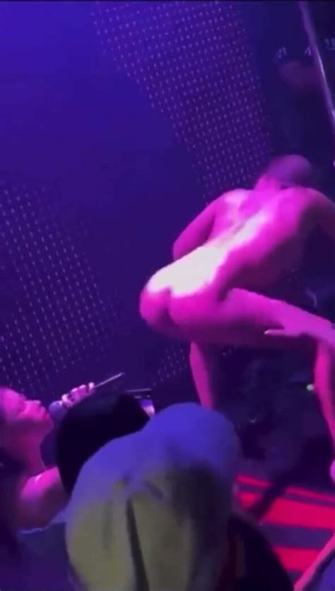 A Fan Got Naked And Sucked Mc Pipokinhas Pussy During A Concert In A Nightclub Cnn Amador