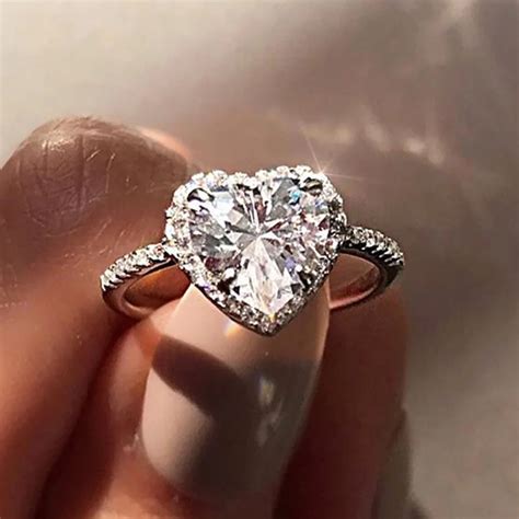 Silver Color Fashion Crystal Heart Shaped Wedding Rings Exquisite Women