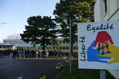 Présentation Du Service Administration Collège La Tourelle