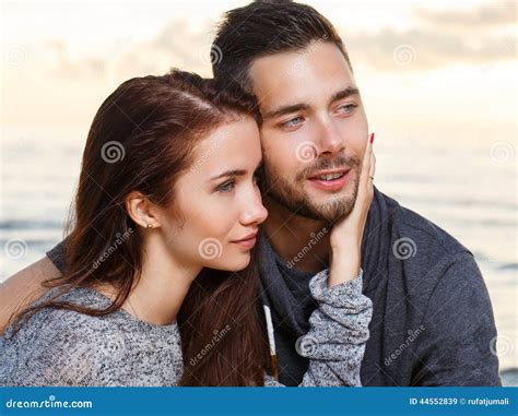 Beaux Couples Sur La Plage Image Stock Image Du Plage 44552839