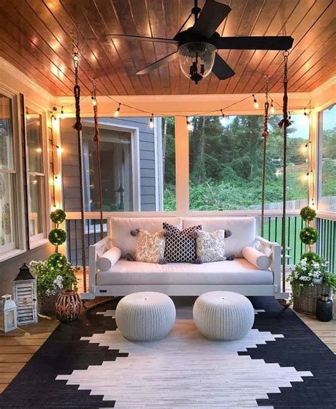 30 Gorgeous And Inviting Farmhouse Style Porch Decorating