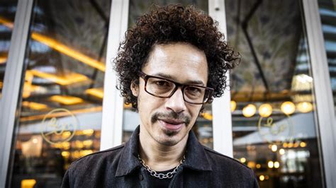 His 1997 single save tonight achieved commercial success in ireland, the united states and the united kingdom, and was voted song of the year in new zealand.cherry is the son of american jazz artist don cherry and swedish artist and designer moki cherry. Eagle-Eye Cherry: "Siempre he tenido los pies en el suelo"