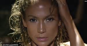 Jennifer Lopez Steals Spotlight From Iggy Azalea Displaying Figure In