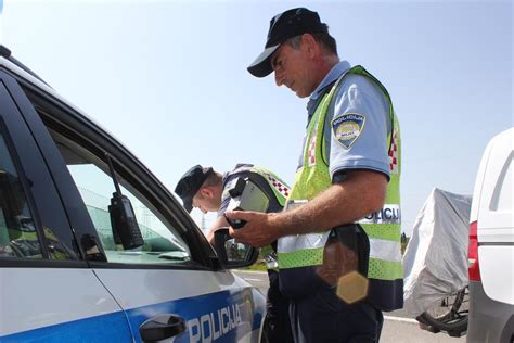 Policijska Uprava Istarska Opasnost Na Cesti Vozili Pijani Pod