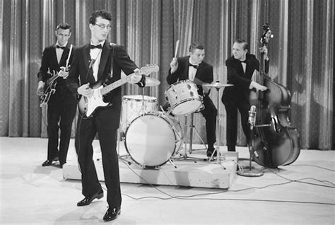 Buddy Holly 20 Essential Rock And Roll Pioneers Purple Clover