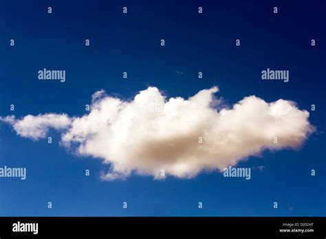 White Cloud Formation Hi Res Stock Photography And Images Alamy