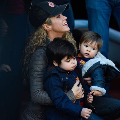 Shakira Piqué Mílan Y Sasha De Vacaciones Recibiendo El 2018 Fotos Y
