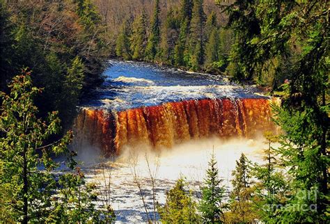 Upper Tahquamenon Falls In Michigans Upper Peninsula Photograph By