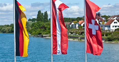 Deutsch wird in deutschland, österreich und in teilen der schweiz gesprochen. Kulturelle Besonderheiten in Österreich und der Schweiz ...