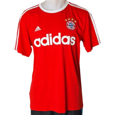 Red of course is the favoured home colour (although originally white shirts were worn with red only arriving in 1905 when the side joined forces. Adidas Men FC Bayern Munich T-Shirt Core Size UK S, UK M ...