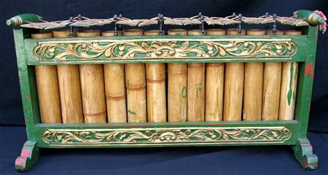 Gamelan adalah alat musik yang berasal dari jawa tengah. Alat musik Tradisional Jawa Tengah Beserta Gambar dan Penjelasan - Kebudayaan Indonesia