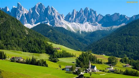 Tapety Zdjęcia Dolina Val Di Funes Góry Dolomity Włochy Kościół
