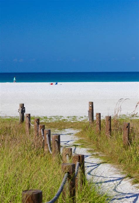Beach Pathway To Siesta Beach And The Gulf Of Mexico On Siesta Key In