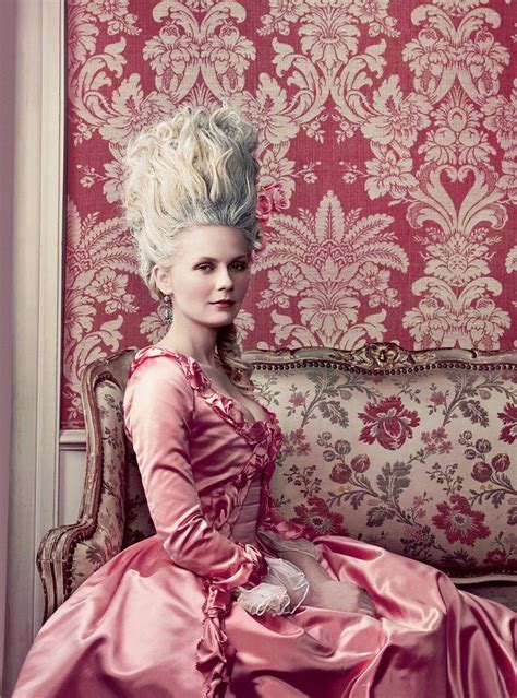 Photos Costumes In Vogue Marie Antoinette Mode Rococo Idées De Mode