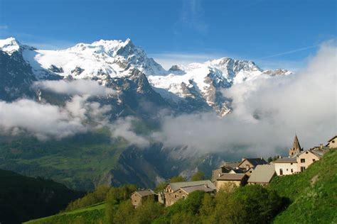 Les villes de montagne équipées pour les sports d'hiver et d'été. Haute montagne - Gites de France des Alpes, le Portail ...