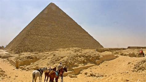 Visiting Pyramids Of Giza Pyramids Of Giza Great Pyramid Of Giza Giza