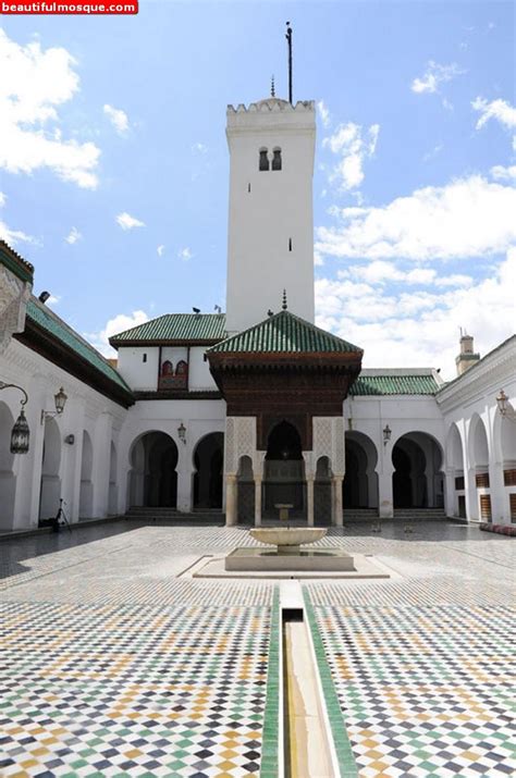 It is the oldest existing, continually operating and the first degree awarding educational institution in the world according to unesco and guinness world records and is sometimes referred. World Beautiful Mosques Pictures