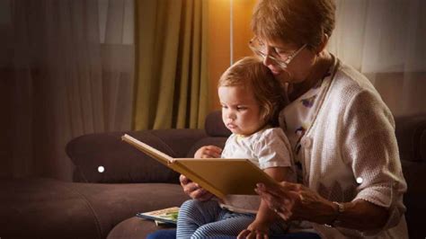 Abuelita cobra por ser niñera de su nieto y desata polémica El Mañana