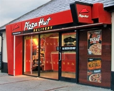 Asukohta kaardil pizza hut lahad datu. Restaurantketen Pizza Hut gaat het opnieuw in Nederland ...