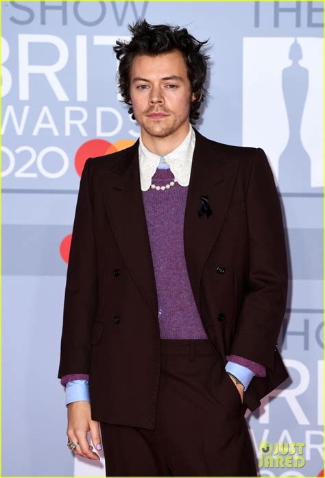 Harry Styles Walks Brit Awards 2020 Carpet After Knifepoint Mugging