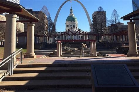 2023 90 Minutes St Louis Narrated Trolley Tour
