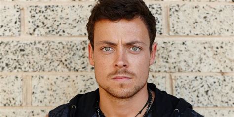 Home And Away Spoilers Dean Faces A Relationship Challenge