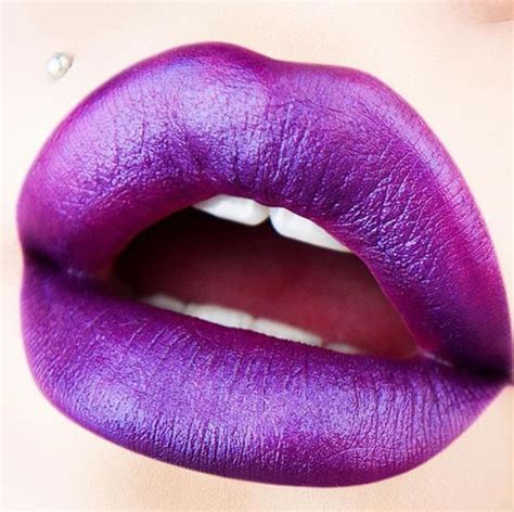 Pin By Ouaruby67 On Metallic Lips Purple Lipstick Makeup Purple Lipstick Lip Colors